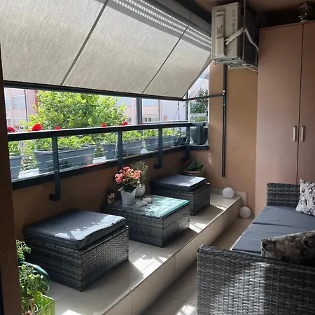 Anaa Apartment