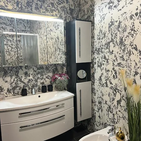 Anaa Apartment